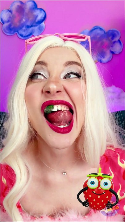 EWW! What’s stuck between my TEETH?! 😳🦷🤢 #gross #satisfying #shorts