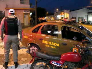 Dupla é epós assalto no bar Goiás