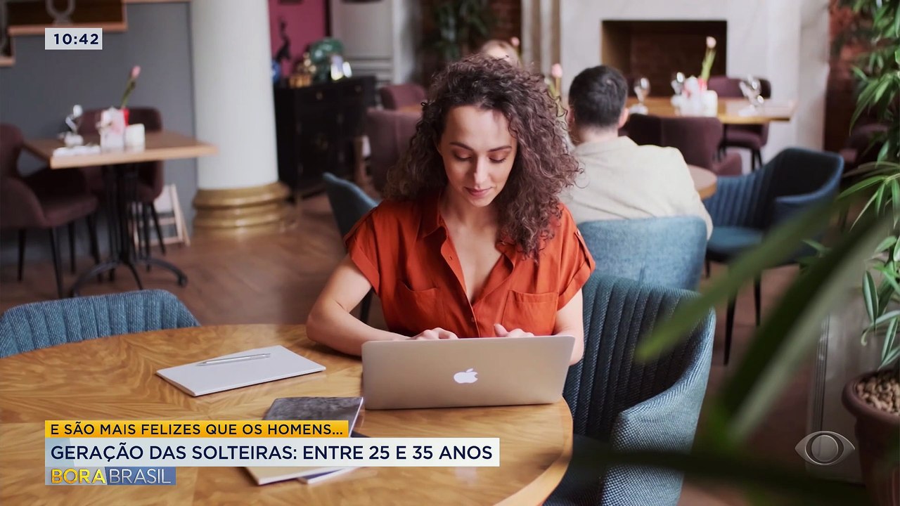 Mulheres solteiras estão mais felizes que os homens: entenda por quê