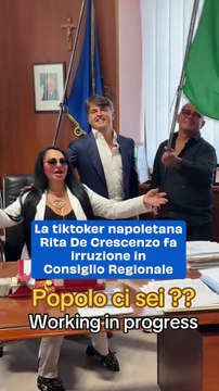 La tiktoker napoletana Rita De Crescenzo fa irruzione in Consiglio Regionale
