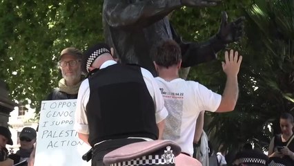 Met Police draft in officers from around the UK ahead of mass protest weekend in London