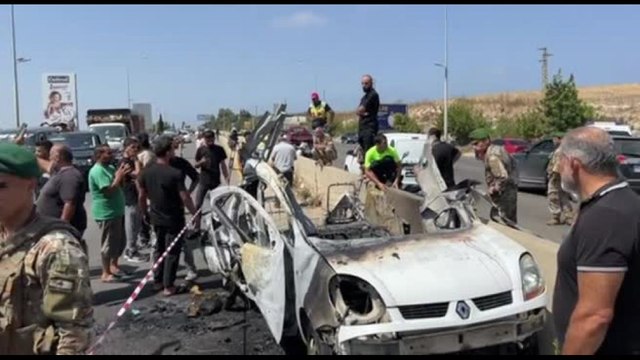 Libano, attacco con drone israeliano in autostrada provoca un morto