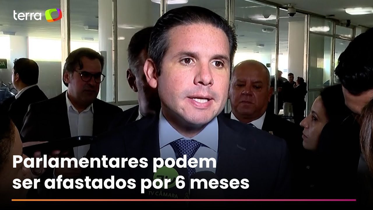 Hugo Motta avalia punir com afastamento três de...