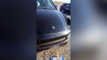VA AL MARE CON LA PORSCHE E QUANDO LA VA A RIPRENDERE GUARDATE COME LA RITROVA!!