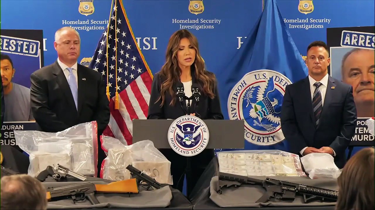 Bộ trưởng Noem vạch trần những kẻ nhập cư bất hợp pháp tội phạm 'tồi tệ nhất trong những kẻ tồi tệ nhất'