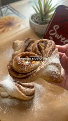 Yummiest Cinnamon Rolls #shorts #cooking #food #fyp #asmr #recipe #viral