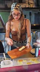 The most popular roti lady in bangkok 😱