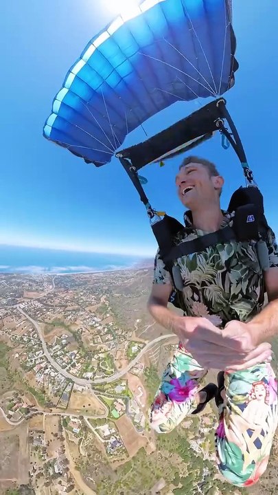 Flying plane powerful life