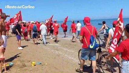 Sciopero bagnini a Rimini: il video del flash mob