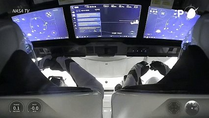 Una tripulación abandona la Estación Espacial Internacional con destino a la Tierra