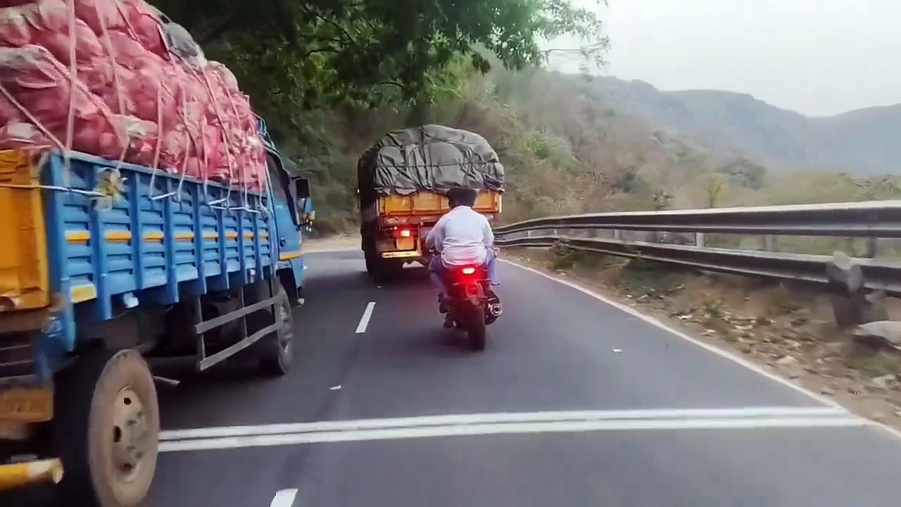 Dhimbam Ghat Road 6Wheel Vehicle Turning Hairpin Bend Risks