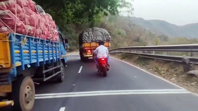 Dhimbam Ghat Road 6Wheel Vehicle Turning Hairpin Bend Risks