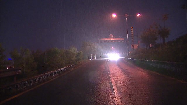 전남 호우특보...밤사이 시간당 70mm 극한 호우 우려 / YTN