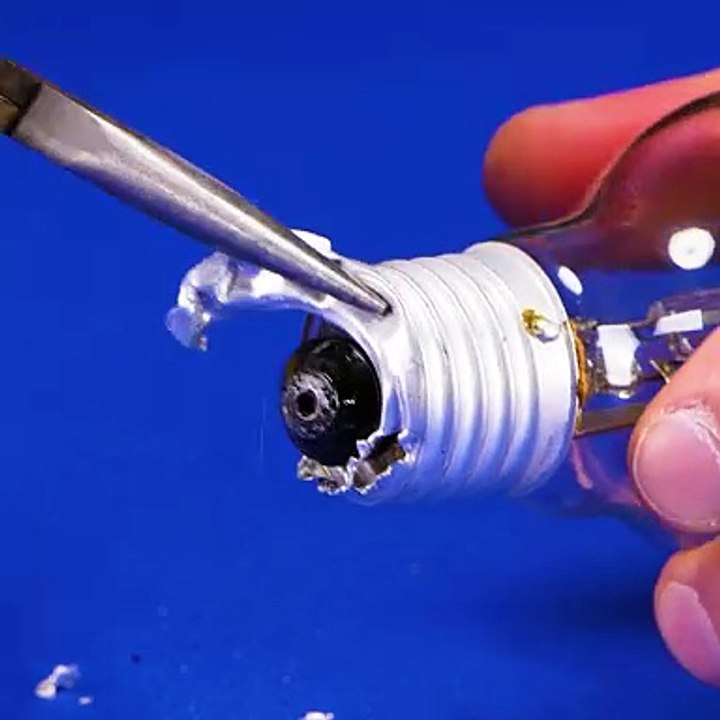 DIY oil lamp out of a light bulb! 💡🕯️