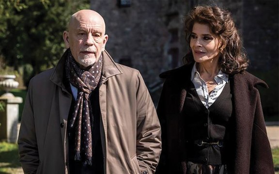 John Malkovich e Fanny Ardant insieme per la prima volta in Monsieur Blake (al cinema)
