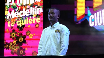 'Guacuco' se corona como nuevo rey de la trova en Medellín ante más de 14 mil personas
