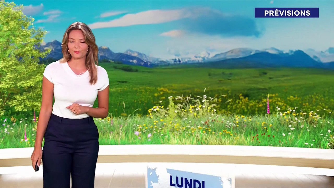 Gennifer Demey – 9 août 2025 – Canicule, mer chaude et soleil sur la France