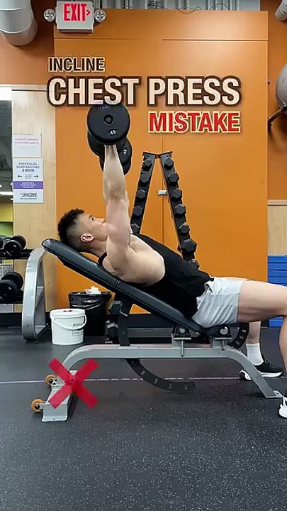 💪🏻Incline Chest Press Mistake (STOP DOING THIS!)