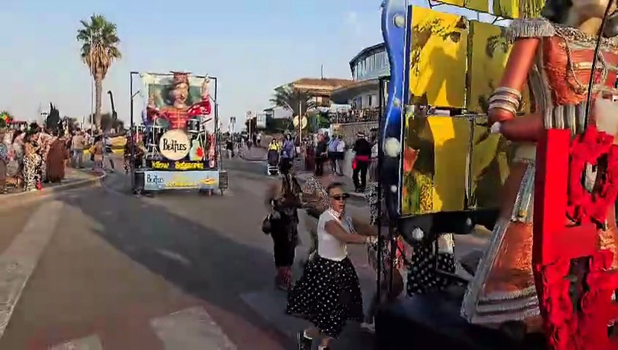 Colori, musica e allegria: al via il carnevale estivo di Porto Torres