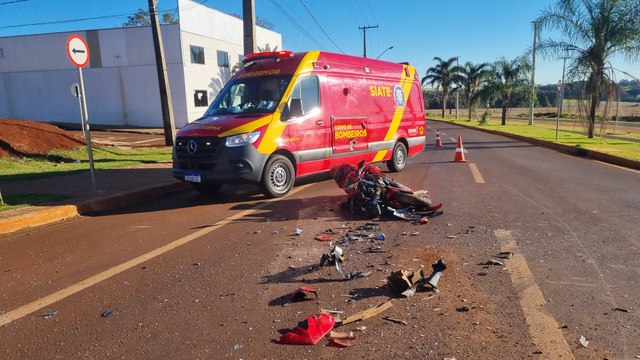 Cacetada! Mulher fica ferida após acidente na Avenida Piquiri em Cascavel