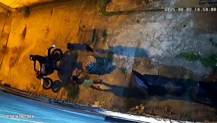 Mulher é assaltada na noite deste sábado em Lauro de Freitas