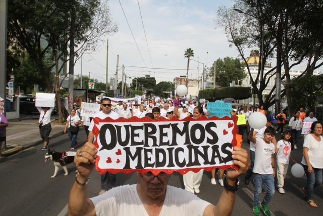 Guadalajara: “¡Queremos medicinas!”, claman pacientes y familiares