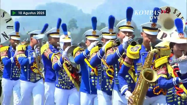 [FULL] Berbaris! Defile Prajurit TNI Depan Prabowo & Gibran di Upacara Kehormatan Militer