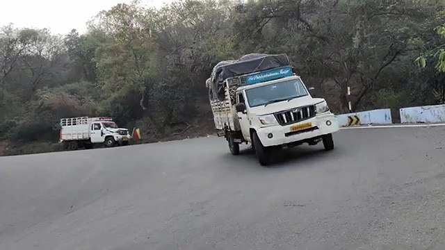 Dhimbam Ghat Road Pick-up Vehicle Turning Hairpin Bend