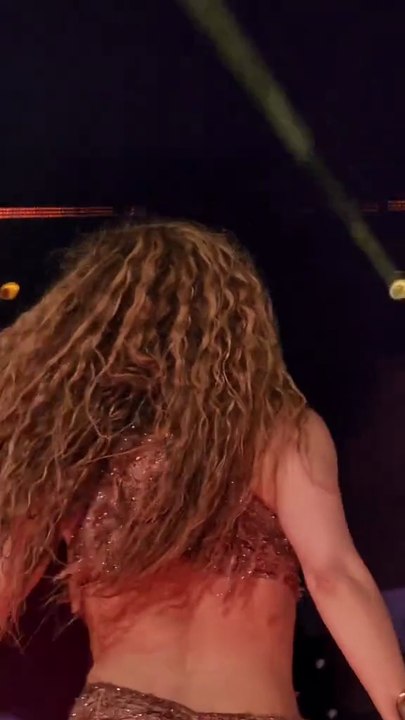 Shakira hip not lie