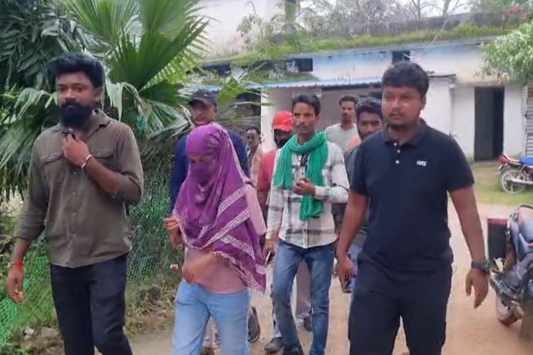 विधायक के ड्राइवर ने स्कूटी सवार युवती से बीच रास्ते की छेड़छाड़, विरोध करने पर कर दी पिटाई