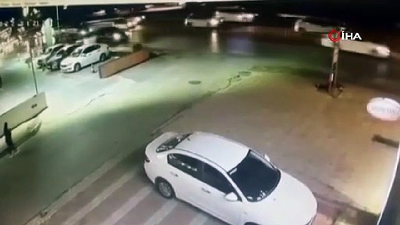 Bursa\'da hız kaza getirdi: O anlar kamerada...