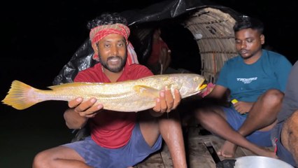 আজকের আমরা সুন্দর থেকে কত বড় মাছ ধরলাম তা তোমরা দেখে নাও