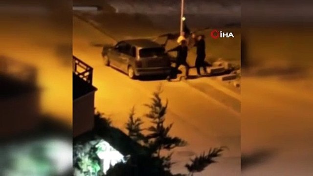 Bursa Nilüfer'de gençler arasında kavga: Cadde boks ringine döndü