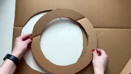 🎄How to Make a Festive Christmas Door Wreath – DIY Tutorial