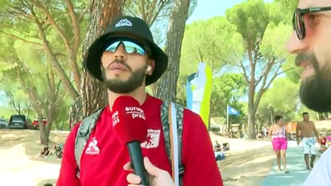 Decenas de ciudadanos eligen acudir al Pantano de San Juan para combatir la ola de calor