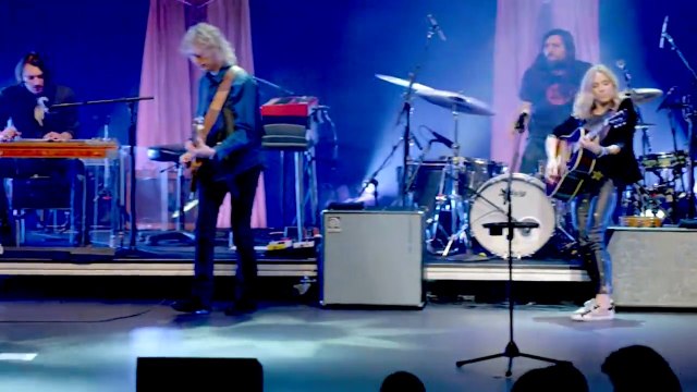 SHERYL CROW — A Change Would Do You Good // “Sheryl Crow Live At Capitol Theatre”: 2017 “Be Myself Tour”