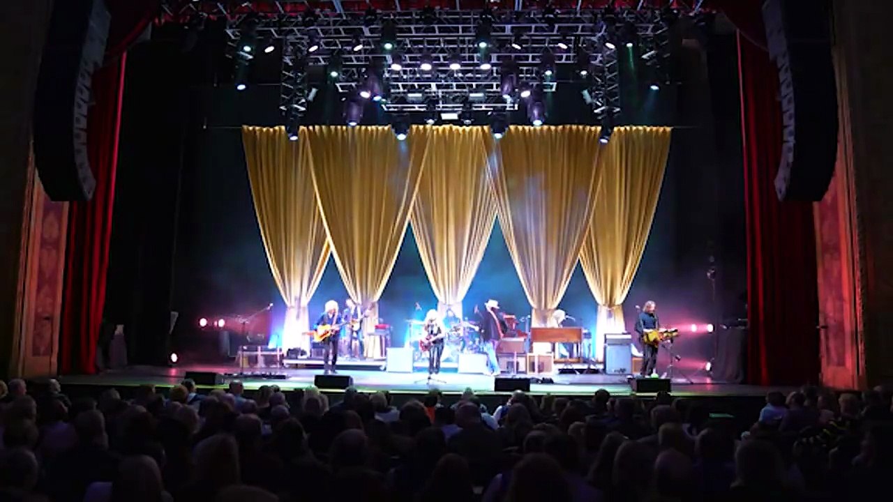 SHERYL CROW — Be Myself // “Sheryl Crow Live At Capitol Theatre”: 2017 “Be Myself Tour”