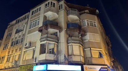 Kolonu patlayan 18 dairelik apartman tahliye edildi