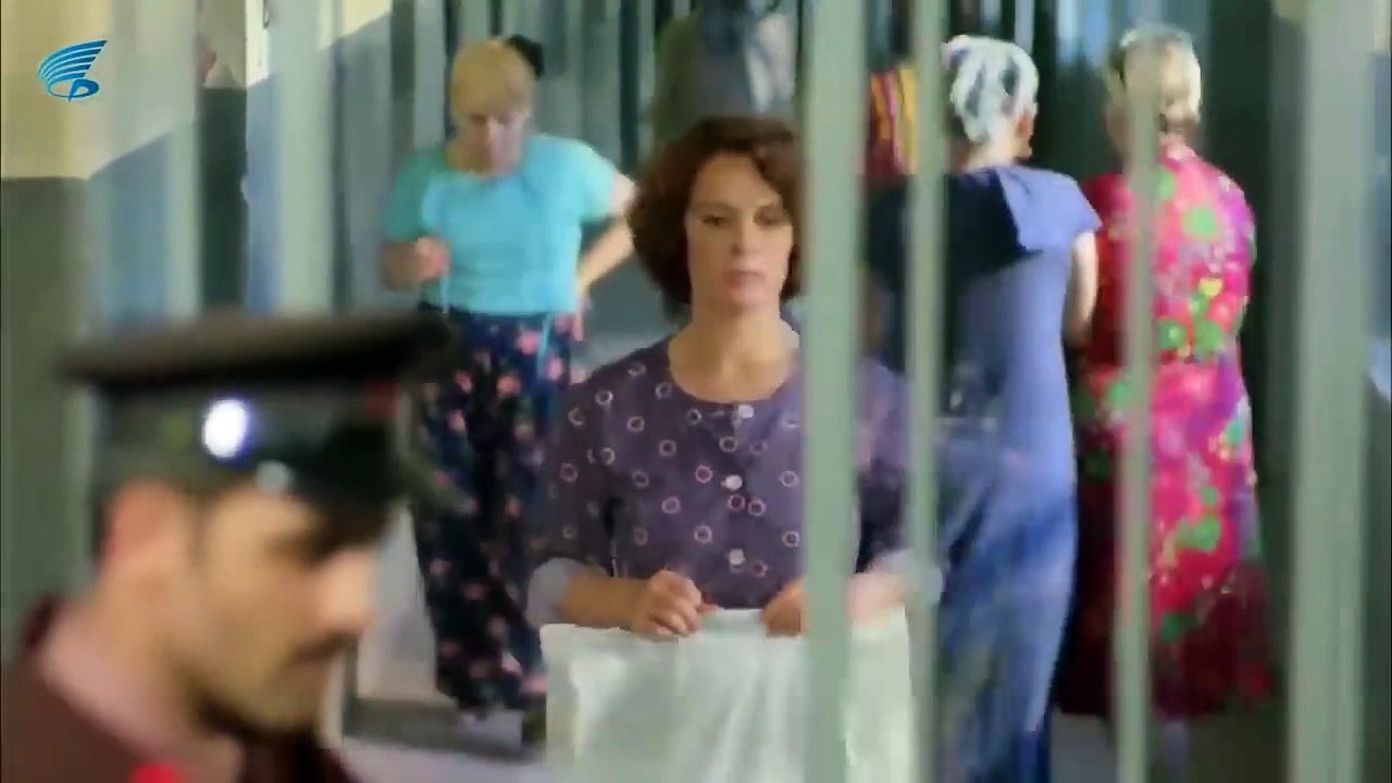 Firar_Film_Gardiyan_Mahmut_Ayeyi_kna_Ediyor