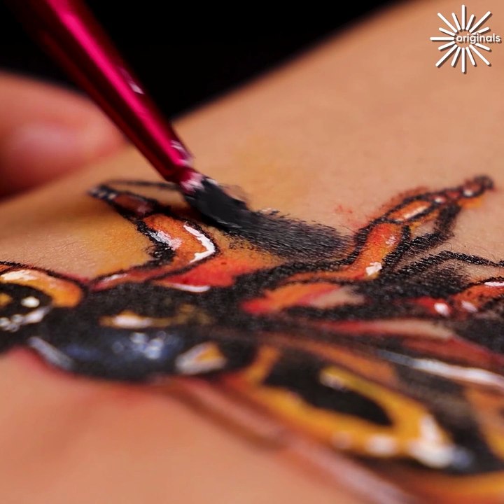 Illusion masterpieces created on hands!