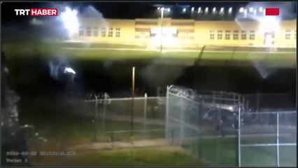 Kuvvetli fırtına çatıyı uçurdu