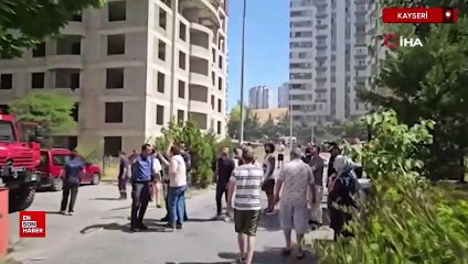 Kayseri'de yangında mahsur kalanlar kurtarılmaya çalışılıyor