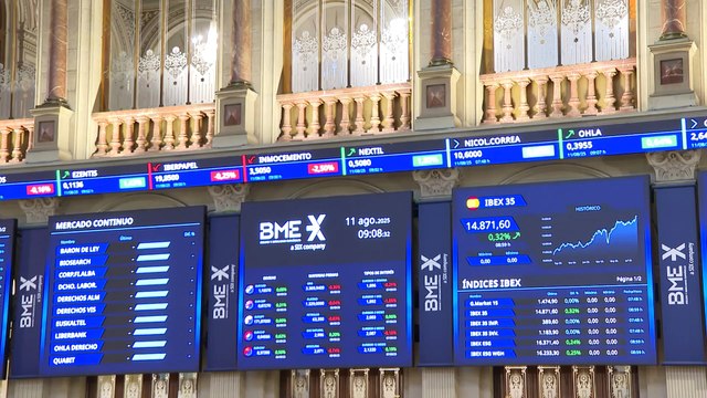 El Ibex 35 sube un 0,3% en la apertura y marca nuevos máximos desde 2008