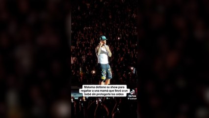 Maluma detiene su concierto para regañar a una madre con su bebé de un año sin protección auditiva