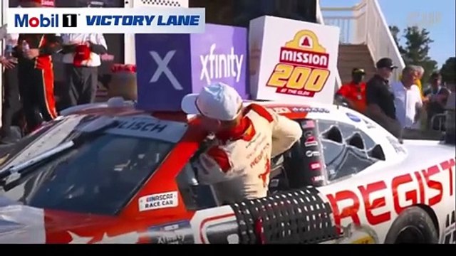 Etats-Unis: Le pilote américain Connor Zilisch chute lourdement du toit de sa voiture alors qu’il célébrait sa victoire et se fracture la clavicule - VIDEO