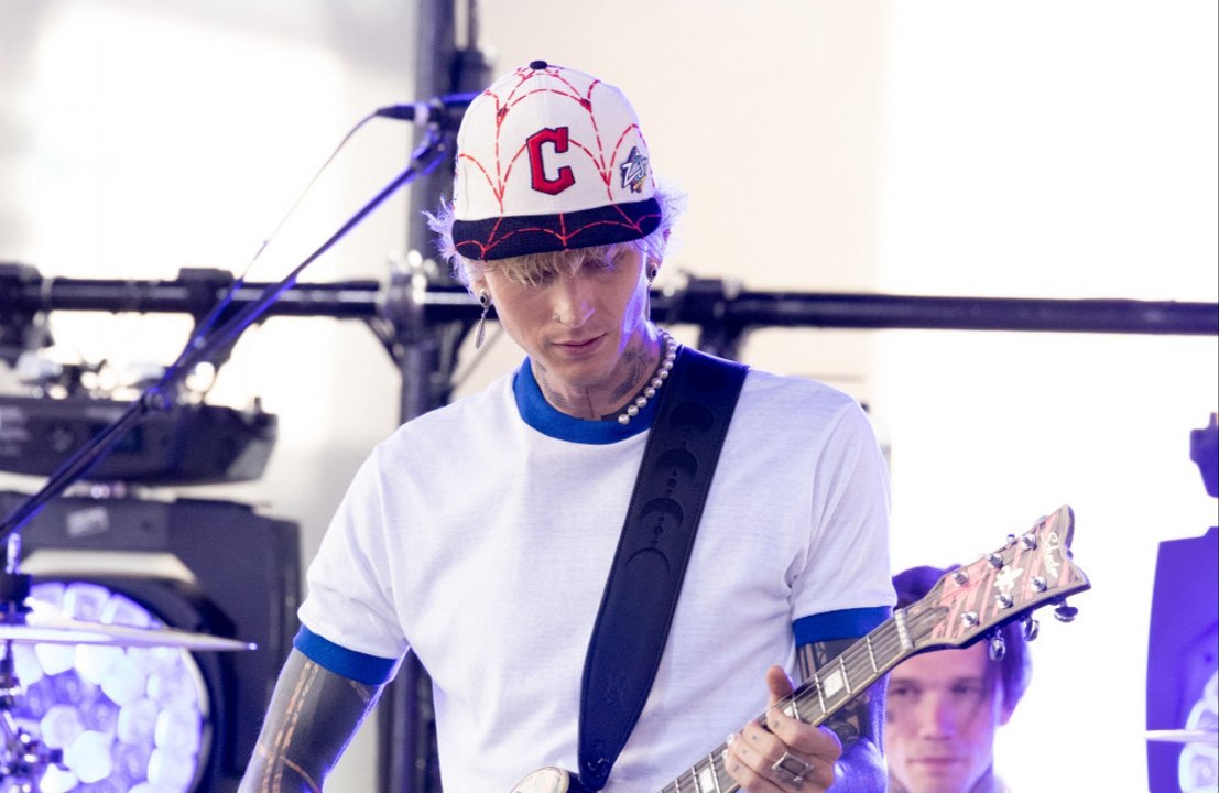 Machine Gun Kelly glaubt, er ist ein Alien