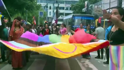NO COMMENT: Nepal celebra su primer desfile del Orgullo tras importantes recortes de financiación