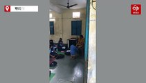 क्लास में छात्र से मसाज करा रही थीं मैडम, किसी ने चुपके से बना लिया वीडियो