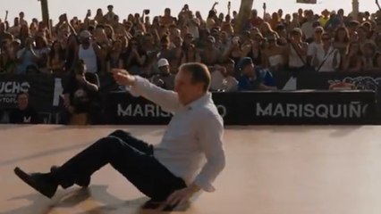 El acalde de Vigo vuelve a sorprender con su ya tradicional baile de break dance a sus 78 años