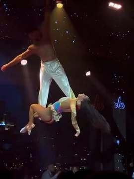 Τούνη: Το ξέφρενο γλέντι για τα γενέθλιά της 3